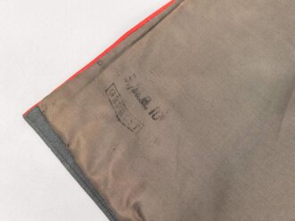 Waffenrock für einen Oberfeldwebel im Artillerie Regiment 10. Eigentumstsück mit diversen , kleineren Beschädigungen, Schneideretikett aus Regensburg