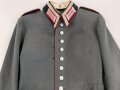 Waffenrock für einen Oberfeldwebel im Artillerie Regiment 10. Eigentumstsück mit diversen , kleineren Beschädigungen, Schneideretikett aus Regensburg