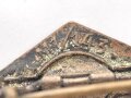 Mitgliedsabzeichen für Angehörige der Hitlerjugend. RZM M 1/143. Emailleschaden im oberen Bereich