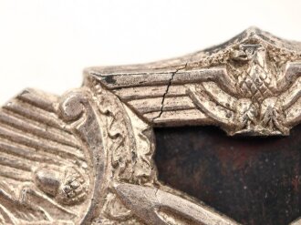 Nahkampfspange silber, Hersteller A.G.M. u.K. Gablonz. Guter Zustand, sauber entnazifiziert