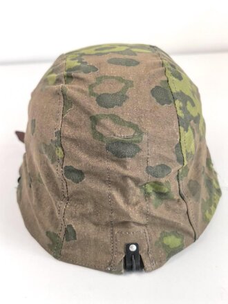 Waffen SS, Tarnbezug für einen Stahlhelm. Neuzeitliche Fertigung aus originalem Tarnmaterial