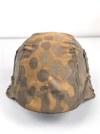 Waffen SS, Tarnbezug für einen Stahlhelm. Neuzeitliche Fertigung aus originalem Tarnmaterial