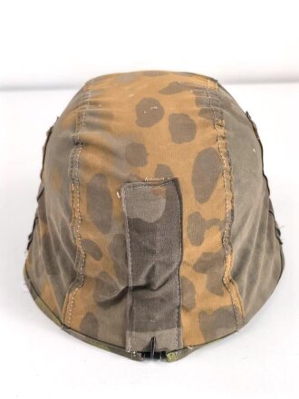 Waffen SS, Tarnbezug für einen Stahlhelm. Neuzeitliche Fertigung aus originalem Tarnmaterial