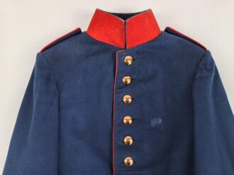 Sachsen, Waffenrock für Mannschaften im Infanterie Regiment 177. Stark getragenes Eigentumstück mit diversen Mottenschäden . Ungereinigtes Stück