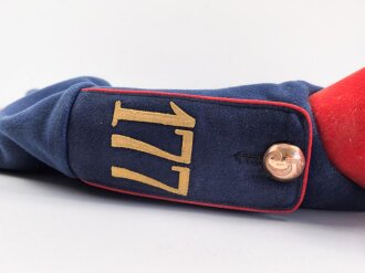Sachsen, Waffenrock für Mannschaften im Infanterie Regiment 177. Stark getragenes Eigentumstück mit diversen Mottenschäden . Ungereinigtes Stück