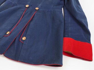 Sachsen, Waffenrock für Mannschaften im Infanterie Regiment 177. Stark getragenes Eigentumstück mit diversen Mottenschäden . Ungereinigtes Stück