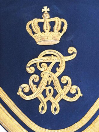Preußen, Schabracke für Offiziere der Grenadier Regimenter. Eine Kronenspitze ergänzt, sonst guter Gesamtzustand. Ungereinigtes Stück