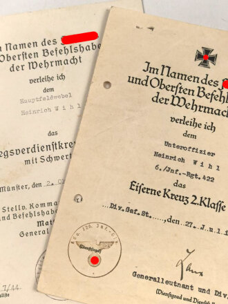 Verleihungsurkunden für einen Angehörigen im...