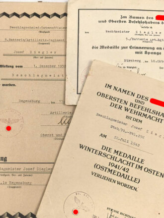 Gruppe Verleihungsurkunden Artilleristen und späteren Pioniers der Wehrmacht.