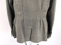 Heer, Feldbluse Modell 1943 für Mannschaften. Leicht getragenes Stück in gutem Gesamtzustand, die Effekten original vernäht
