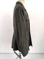 Heer, Feldbluse Modell 1943 für Mannschaften. Leicht getragenes Stück in gutem Gesamtzustand, die Effekten original vernäht