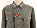 Heer, Feldbluse Modell 1943 für Mannschaften. Leicht getragenes Stück in gutem Gesamtzustand, die Effekten original vernäht