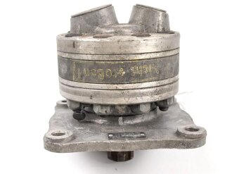 Me262, Waldwerk Kuno. Ölpumpe " Motorpumpe 18 L" Gerät Nummer 19-1103 A-1. Grob gereinigt, Funktion nicht geprüft.