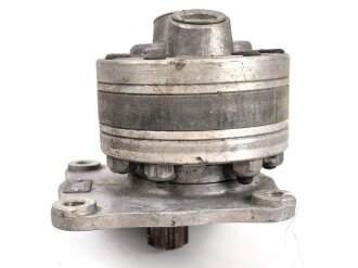 Me262, Waldwerk Kuno. Ölpumpe " Motorpumpe 18 L" Gerät Nummer 19-1103 A-1. Grob gereinigt, Funktion nicht geprüft.
