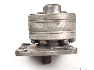 Me262, Waldwerk Kuno. Ölpumpe " Motorpumpe 18 L" Gerät Nummer 19-1103 A-1. Grob gereinigt, Funktion nicht geprüft.