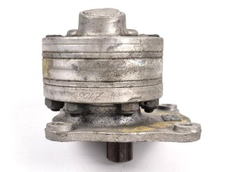 Me262, Waldwerk Kuno. Ölpumpe " Motorpumpe 18 L" Gerät Nummer 19-1103 A-1. Grob gereinigt, Funktion nicht geprüft.