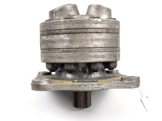 Me262, Waldwerk Kuno. Ölpumpe " Motorpumpe 18 L" Gerät Nummer 19-1103 A-1. Grob gereinigt, Funktion nicht geprüft.
