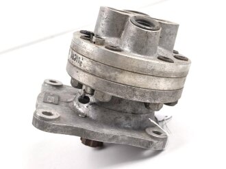 Me262, Waldwerk Kuno. Ölpumpe " Motorpumpe 18 L" Gerät Nummer 19-1103 A-2. Grob gereinigt, Funktion nicht geprüft.