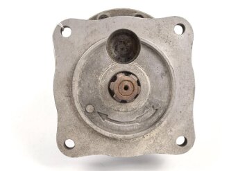 Me262, Waldwerk Kuno. Ölpumpe " Motorpumpe 18 L" Gerät Nummer 19-1103 A-2. Grob gereinigt, Funktion nicht geprüft.
