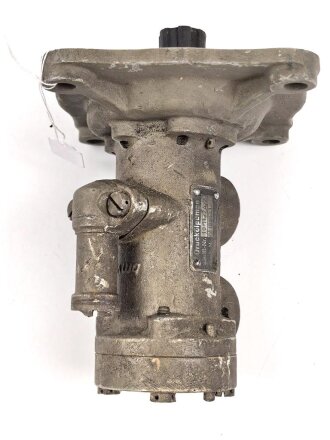 Me262, Waldwerk Kuno. " Druckölpumpe " Gerät Nr 19-1132 A/2 . Grob gereinigt, Funktion nicht geprüft.