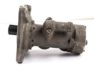 Me262, Waldwerk Kuno. " Druckölpumpe " Gerät Nr 19-1132 A/2 . Grob gereinigt, Funktion nicht geprüft.