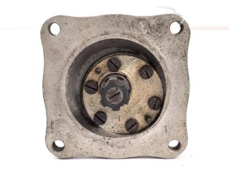 Me262, Waldwerk Kuno. " Druckölpumpe " Gerät Nr 19-1132 A/2 . Grob gereinigt, Funktion nicht geprüft.