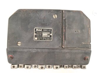 Me262, Waldwerk Kuno.  Schalt und Verteilerkasten "SVK 2-17" , Fl 47261. Grob gereinigt, Funktion nicht geprüft, 1 Schruabe in der Frontabdeckung lässt sich nicht ganz öffnen.