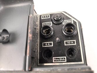 Me262, Waldwerk Kuno.  Schalt und Verteilerkasten "SVK 2-17" , Fl 47261. Grob gereinigt, Funktion nicht geprüft, 1 Schruabe in der Frontabdeckung lässt sich nicht ganz öffnen.