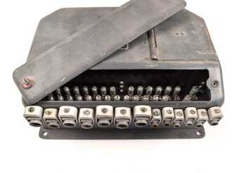 Me262, Waldwerk Kuno.  Schalt und Verteilerkasten "SVK 2-17" , Fl 47261. Grob gereinigt, Funktion nicht geprüft, 1 Schruabe in der Frontabdeckung lässt sich nicht ganz öffnen.