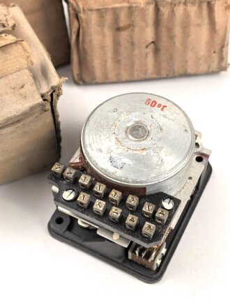 Me262, Waldwerk Kuno.  Original verpacktes Bauteil für Schalt und Verteilerkasten "SVK 2-17" ,  Grob gereinigt, Funktion nicht geprüft. Sie erhalten ein ( 1 ) Stück