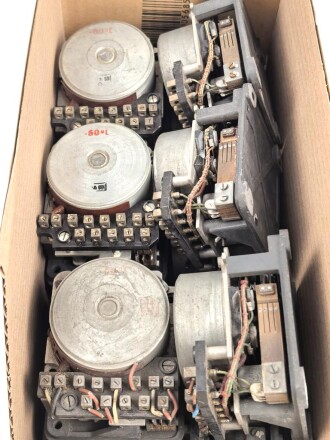 Me262, Waldwerk Kuno.  Bauteil für Schalt und Verteilerkasten "SVK 2-17" ,  Grob gereinigt, Funktion nicht geprüft. Sie erhalten ein ( 1 ) Stück