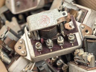 Me262, Waldwerk Kuno. Relais SSM57/ 3z ,  Grob gereinigt. Sie erhalten ein ( 1 ) Stück