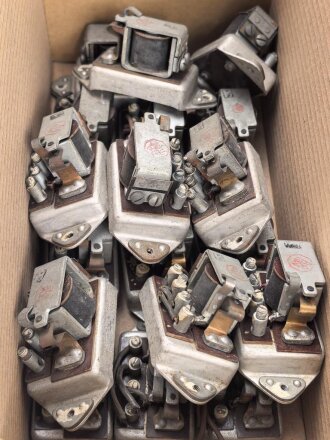 Me262, Waldwerk Kuno. Relais SSM57/ 3z ,  Grob gereinigt. Sie erhalten ein ( 1 ) Stück