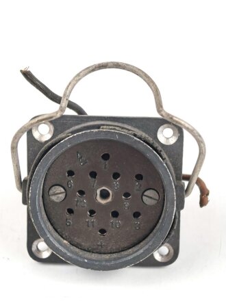 Me262, Waldwerk Kuno. Einbausteckdose, grob gereinigt