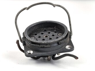 Me262, Waldwerk Kuno. Einbausteckdose, grob gereinigt