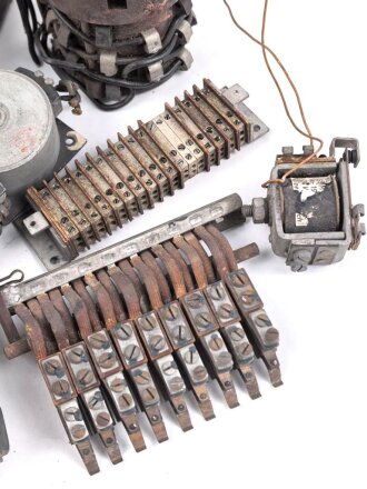 Me262, Waldwerk Kuno. Konvolut Bauteile aller Art, grob gereinigt