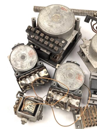 Me262, Waldwerk Kuno. Konvolut Bauteile aller Art, grob...