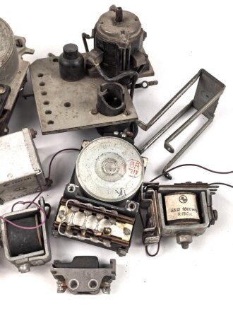 Me262, Waldwerk Kuno. Konvolut Bauteile aller Art, grob gereinigt