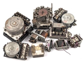 Me262, Waldwerk Kuno. Konvolut Bauteile aller Art, grob gereinigt