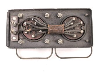 Me262, Waldwerk Kuno. Einbausteckdosen in Rahmen, grob...