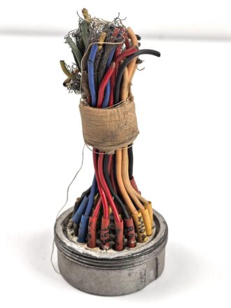 Me262, Waldwerk Kuno. Kabelaufnahme Durchmesser 64mm. Grob gereinigt