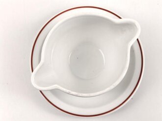 Deutsche Arbeitsfront, Kantinenporzellan Sauciere, Hersteller Rosenthal. Gesamtlänge 18cm, gebraucht