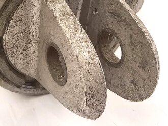 Me262, Waldwerk Kuno. Druckventile mit Zylinder. Gesamtlänge etwa 33cm, grob gereinigt