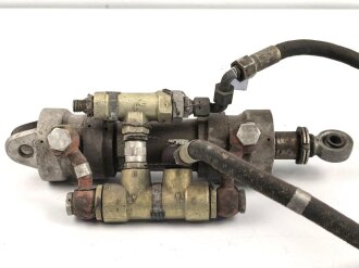 Me262, Waldwerk Kuno. Druckventile mit Zylinder. Gesamtlänge etwa 33cm, grob gereinigt