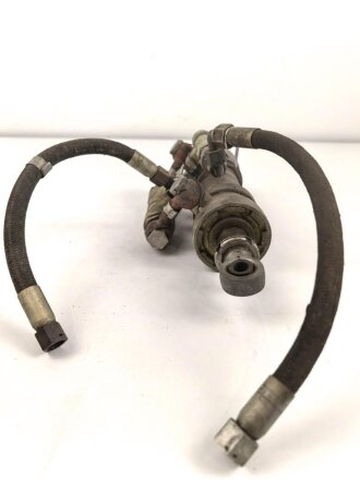 Me262, Waldwerk Kuno. Druckventile mit Zylinder. Gesamtlänge etwa 33cm, grob gereinigt