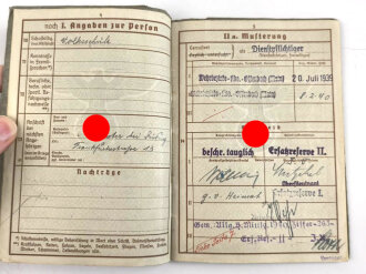 Wehrpaß Luftwaffe, eingestellt am 1.8.1941 bei Luftnachrichten Fernsprech Ersatz Kompanie 17/7 Augsburg.