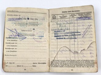 Soldbuch Kriegsmarine, ausgestellt 19. Mai 1941, Unvollständig, Wasserschaden, verliehene Ehrenzeichen leider nicht lesbar