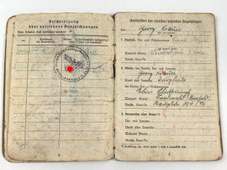 Soldbuch Kriegsmarine, ausgestellt 19. Mai 1941, Unvollständig, Wasserschaden, verliehene Ehrenzeichen leider nicht lesbar