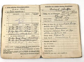 Soldbuch für einen Panzerjäger, eingetragene Pistole P38, Amerikanische Kriegsgefangenschaft Camp Wheeler, Georgia.