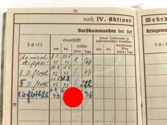 Kriegsmarine Wehrpaß, eingestellt am 14.4.1939 bei 8.Schiffsstammabteilung Leer.